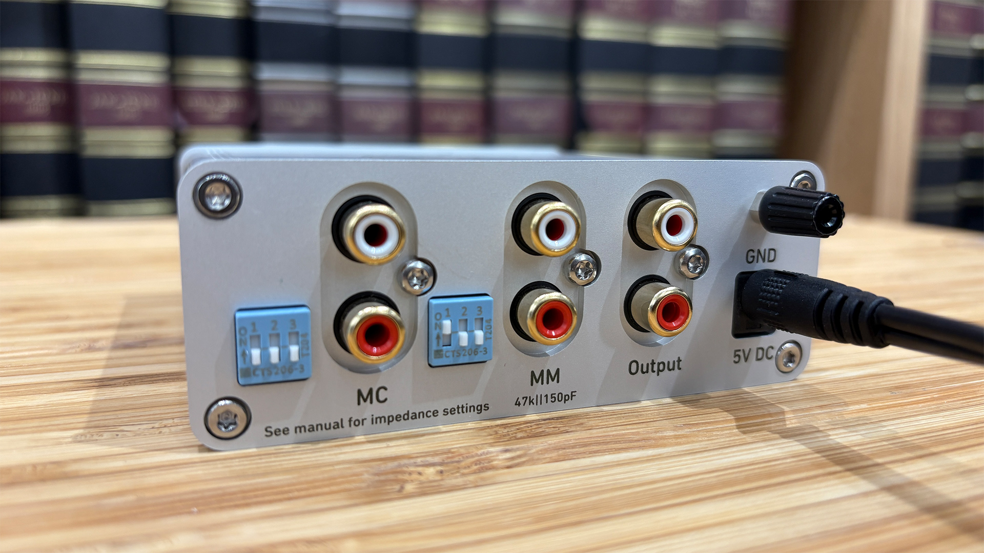 Обзор Lindemann Limetree Phono II: фонокорректор с подвижным магнитом картинка Фонокорректор Lindemann Limetree Phono II | DGL.RU