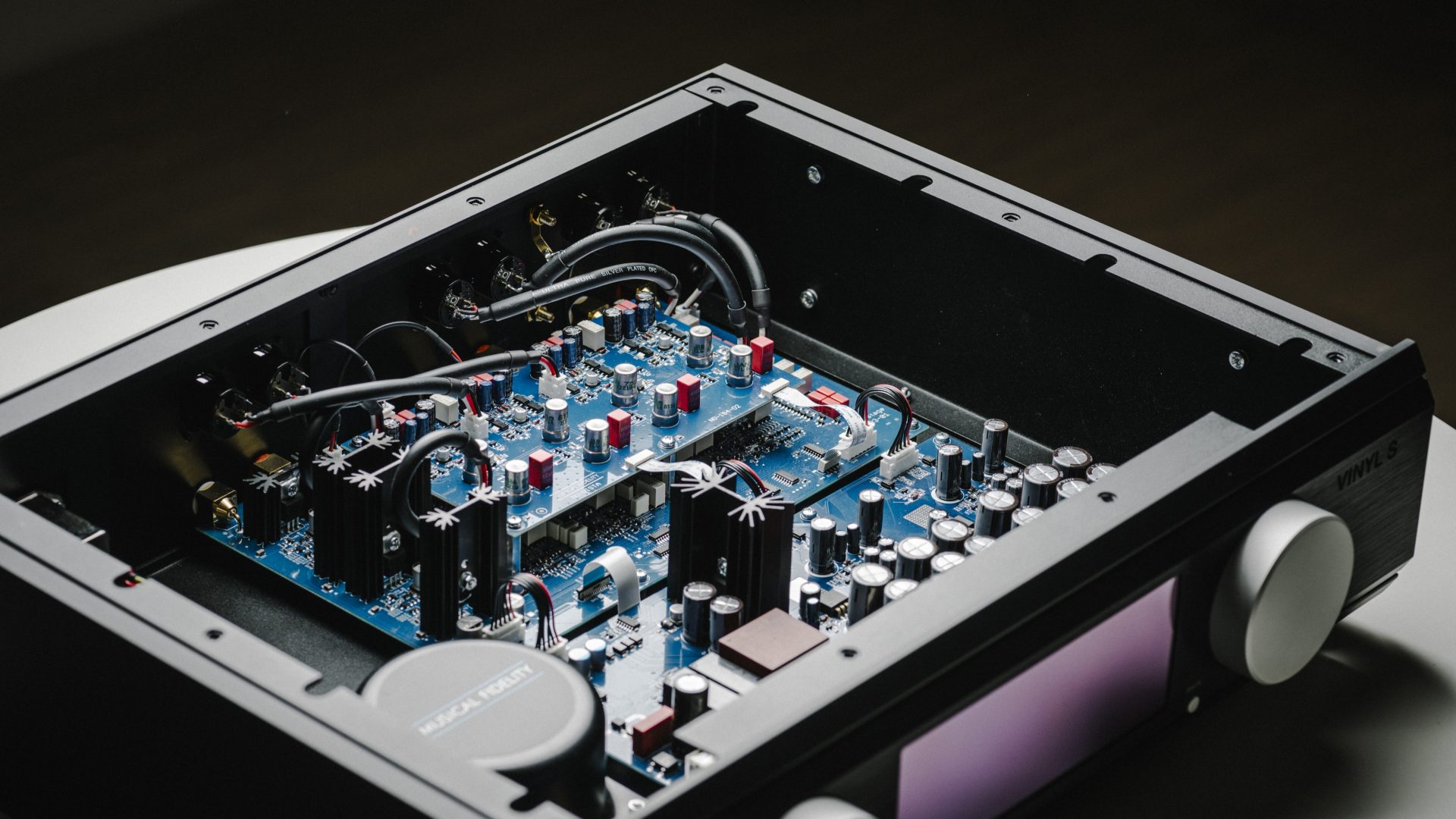 Фонокорректор Nu-Vista Vinyl S: ламповый звук | DGL.RU