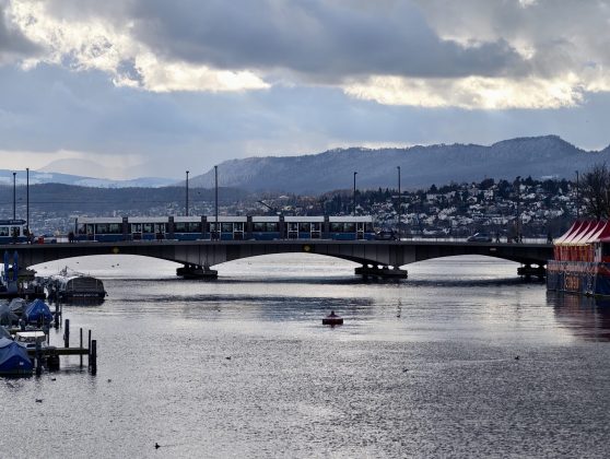 Битва гигантов 2025: пять телефонов, которые вышли победителями фото