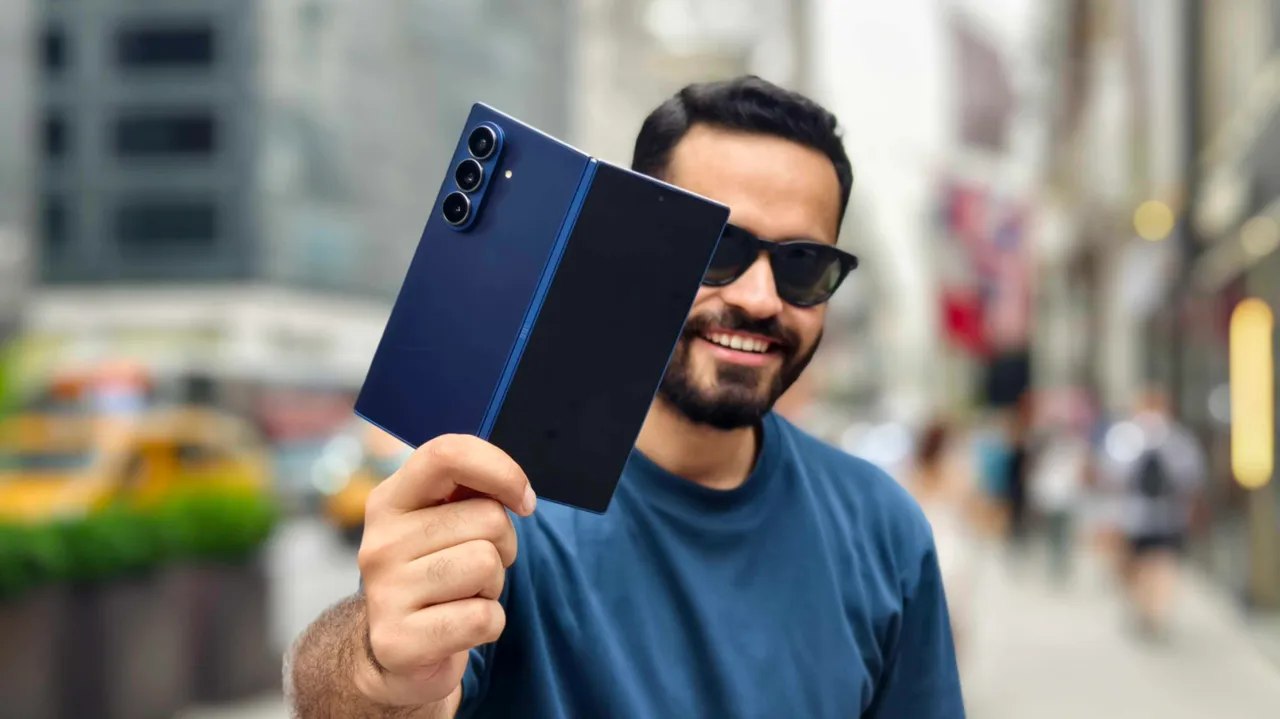 Гаджеты 2025 года: смартфон Galaxy Z Fold 7 | DGL.RU