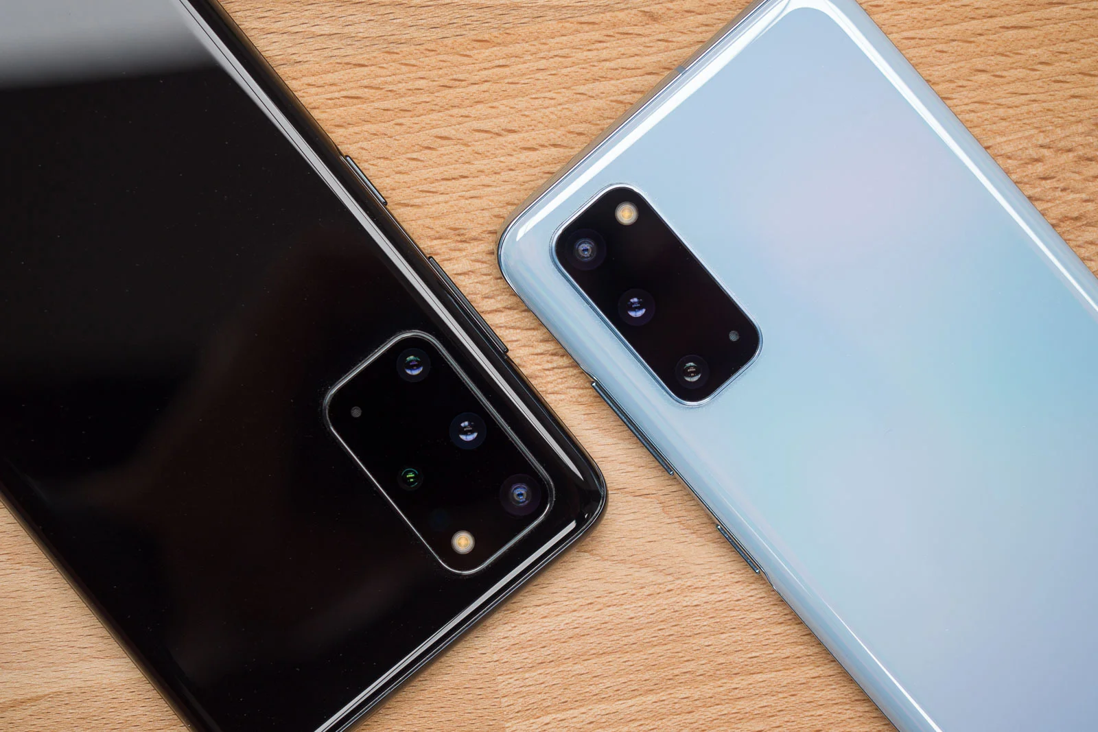 Galaxy S26 без microSD: обидный недочёт, который Samsung может исправить картинка Galaxy S26 без microSD: обидный недочёт, который Samsung может исправить