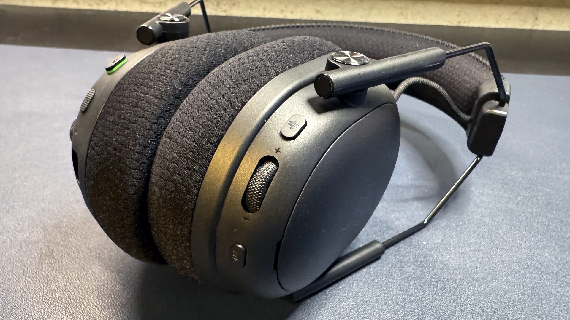 Обзор Razer BlackShark V3 Pro: широкие возможности подключения в ущерб звуку картинка Гарнитура Razer BlackShark V3 Pro | DGL.RU