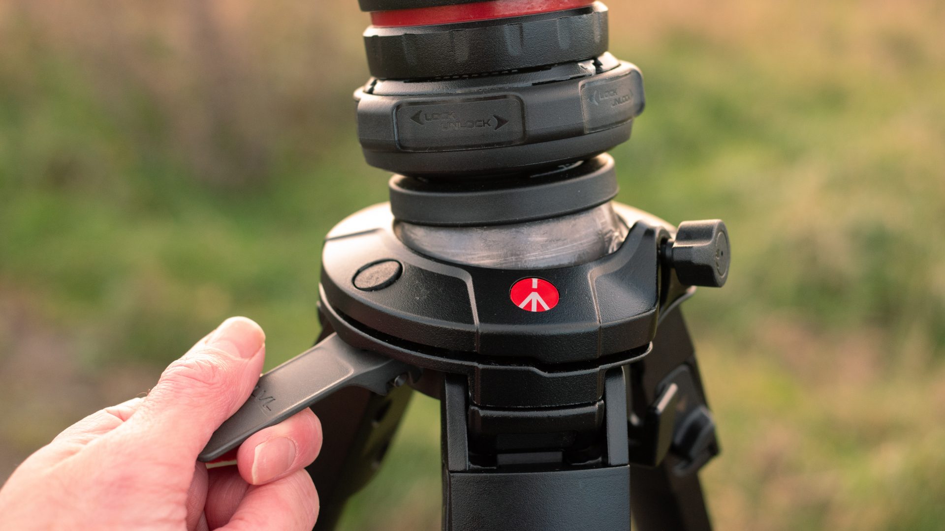 Обзор Manfrotto One Hybrid: лучший профессиональный штатив картинка Гибридный штатив Manfrotto One — для профи | DGL.RU
