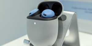 Год молчания ради бесполезного обновления. Google окончательно забросила Pixel Buds Pro