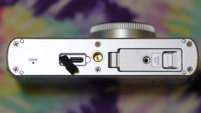 Обзор Camp Snap CS-Pro: компактная ретро-камера, которая стоит своих денег картинка Camp Snap CS-Pro