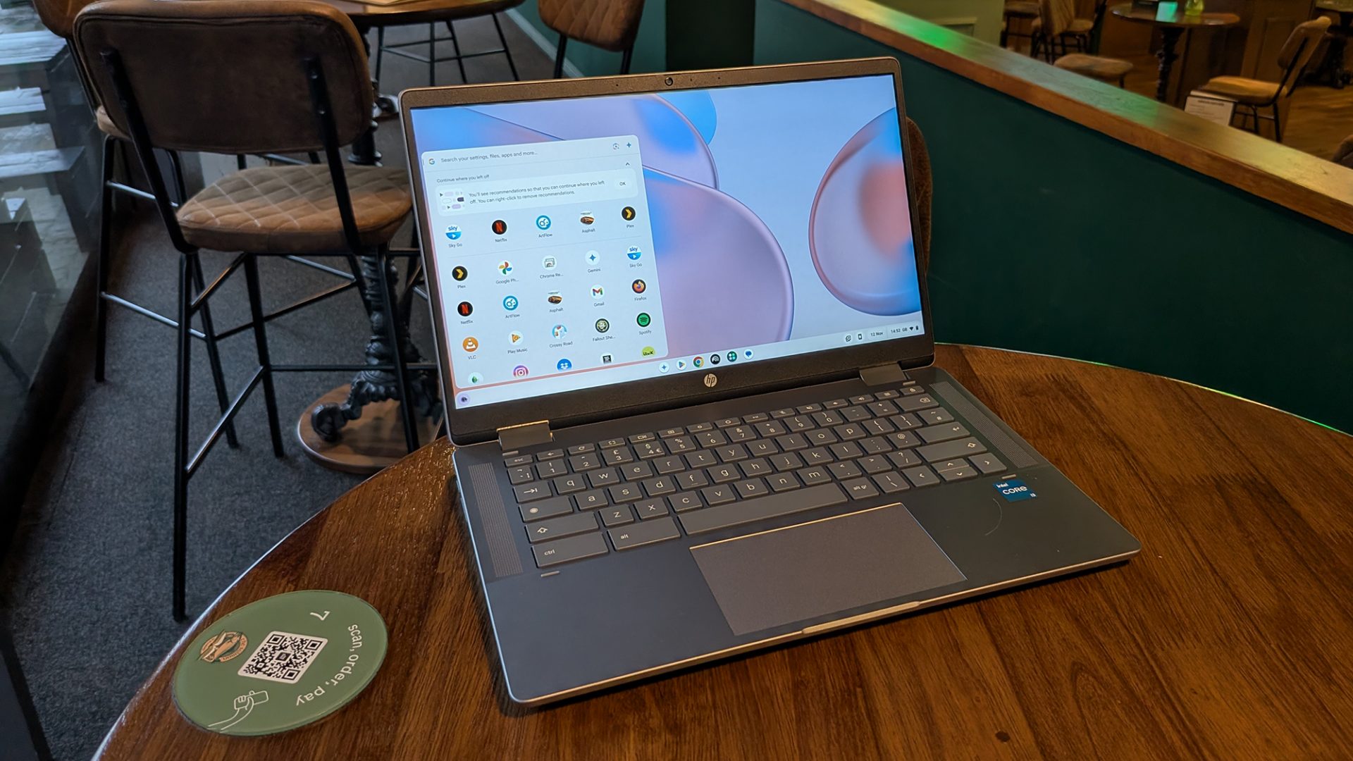 Обзор HP Chromebook Plus x360 — ноутбук с четкими цветами и детализацией картинка HP Chromebook Plus x360: удобный ноутбук | DGL.RU