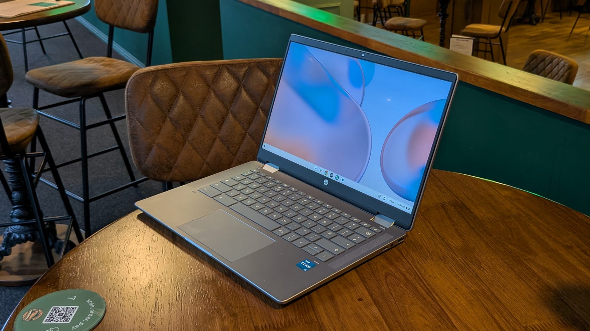 Обзор HP Chromebook Plus x360 — ноутбук с четкими цветами и детализацией картинка HP Chromebook Plus x360: удобный ноутбук | DGL.RU