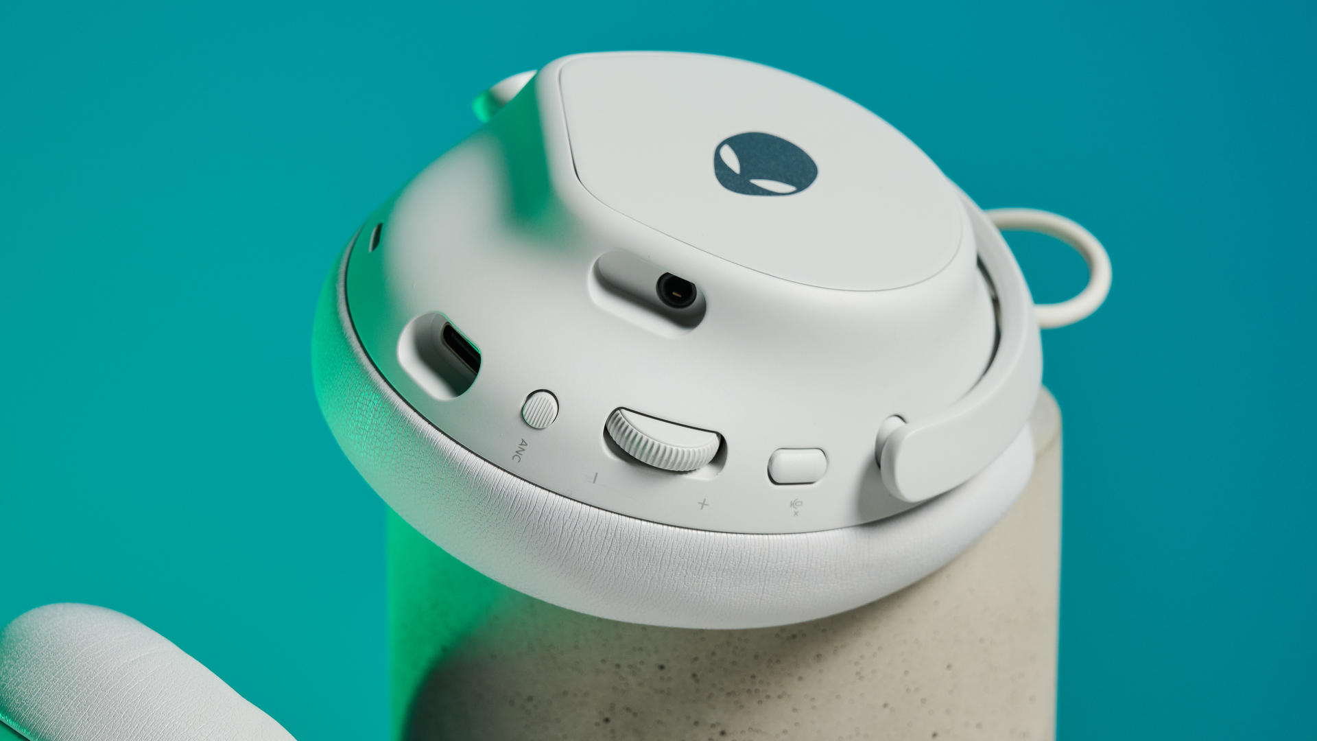 Игровая гарнитура Alienware Pro | DGL.RU