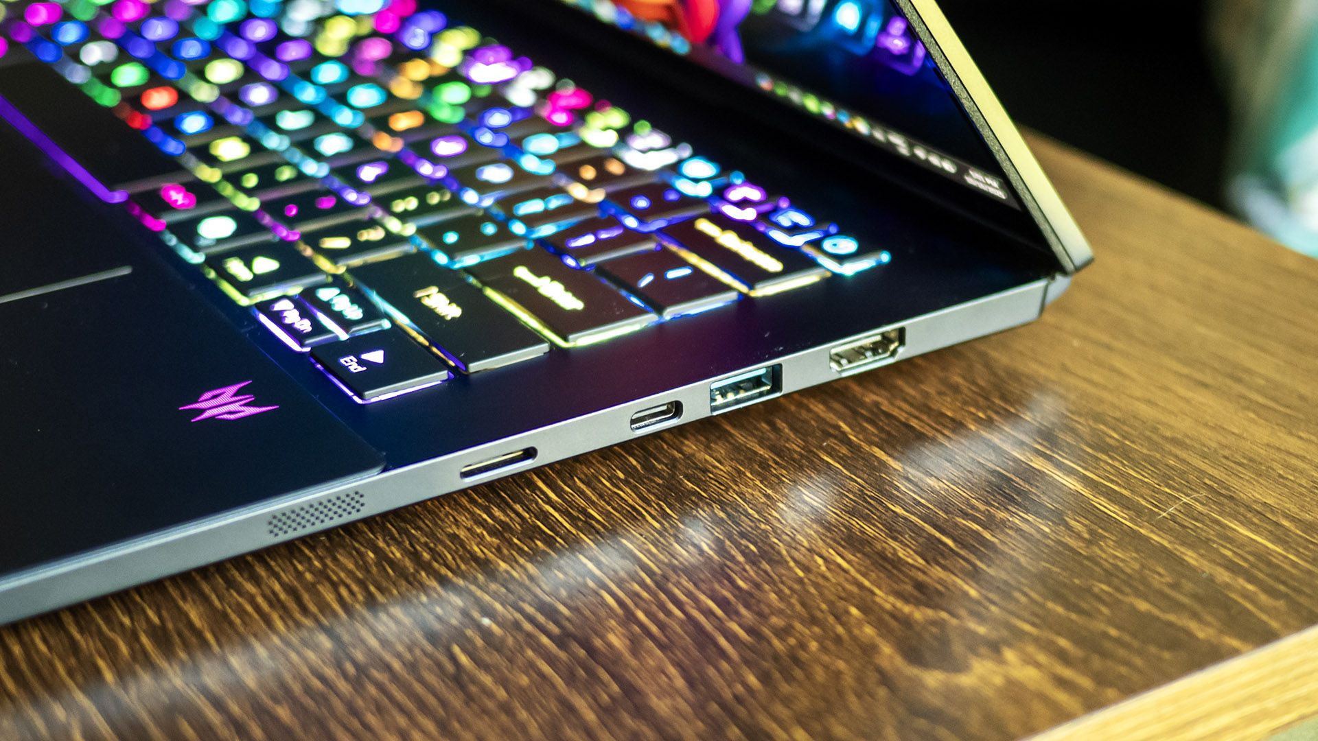 Обзор Acer Predator Triton 14 AI: ноутбук для креативных мобильных игр картинка Игровой ноутбук Acer Predator Triton 14 AI | DGL.RU