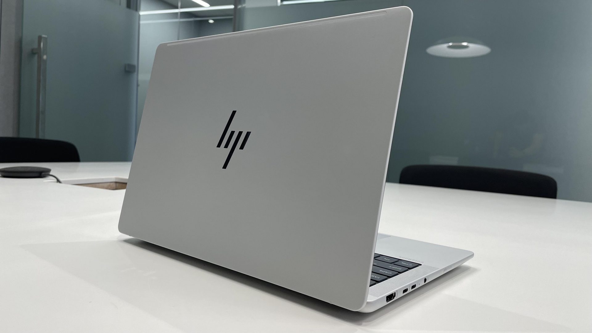 Лучшие ноутбуки 2025 года: топ-9 по мнению экспертов картинка HP EliteBook X G1a — лучший рабочий ноутбук премиум-класса