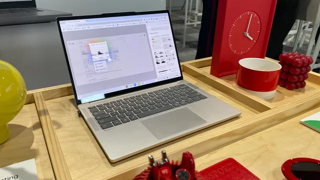 Лучшие ноутбуки 2025 года: топ-9 по мнению экспертов картинка Лучшие ноутбуки 2025 года: Lenovo Chromebook Plus 14 — лучший ноутбук Chromebook