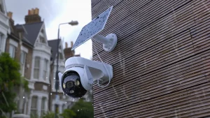 Камера, которая никогда не спит и не заряжается. Удобно или жутко? 24/7 наблюдение за вашим домом