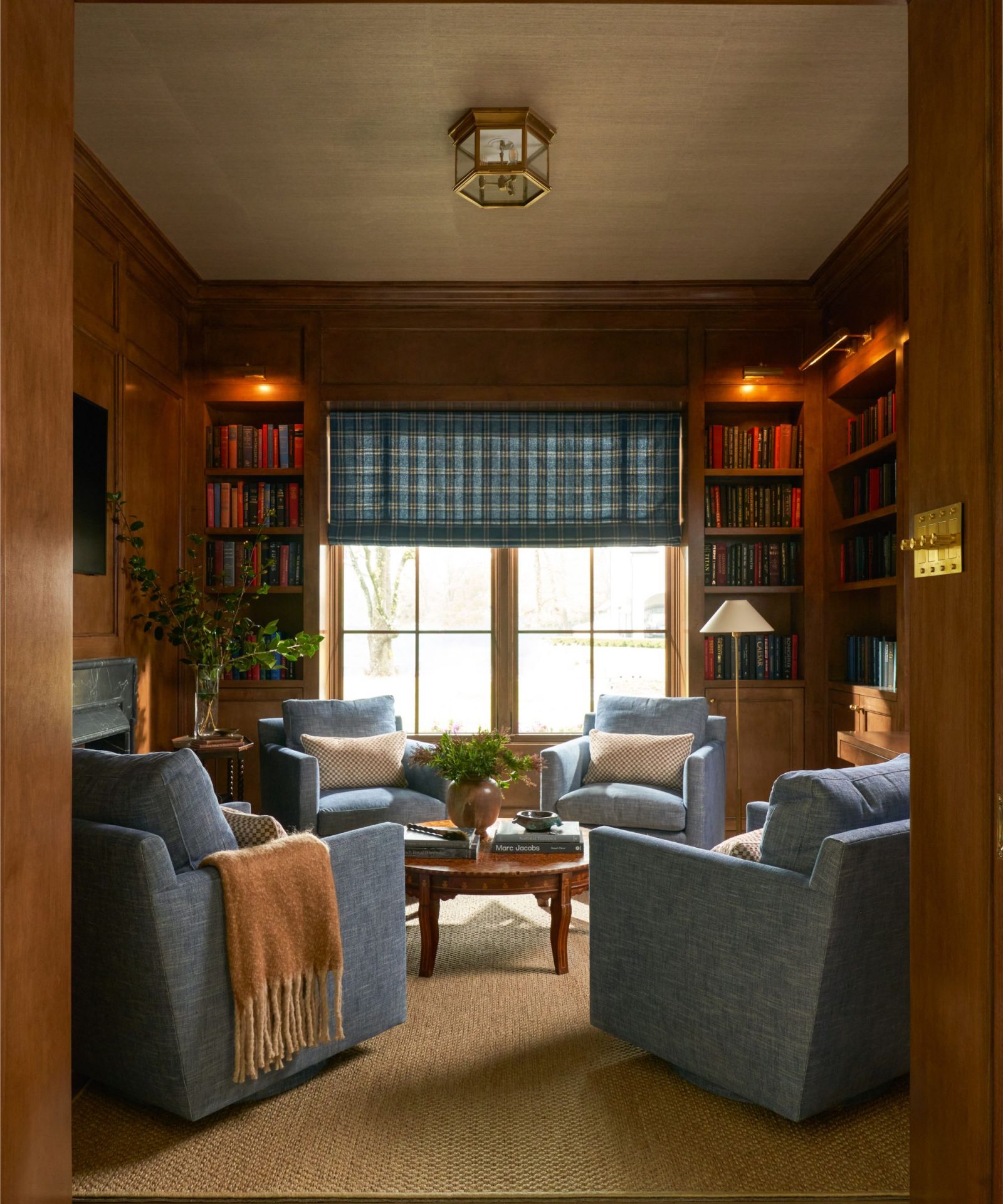 Ностальгия меняет интерьер: уютные эмоции против тихой роскоши картинка Интерьер: уютная ностальгия — зимний тренд | DGL.RU