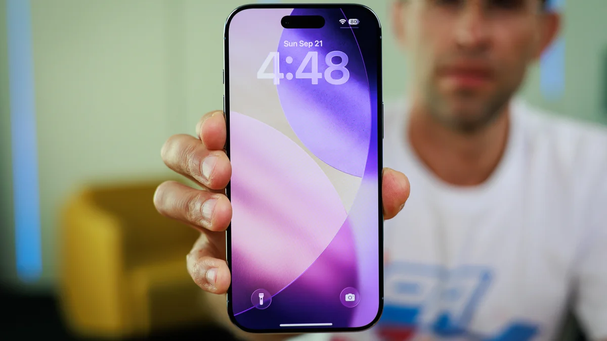 Прощай, знакомый силуэт: iPhone 18 получит самый радикальный дизайн за всю историю