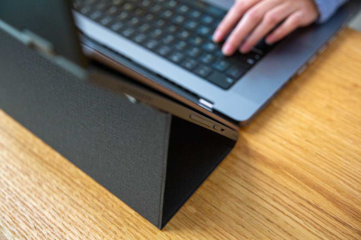 Экран Mobile Pixels Duex Float 2 Pro для MacBook | DGL.RU