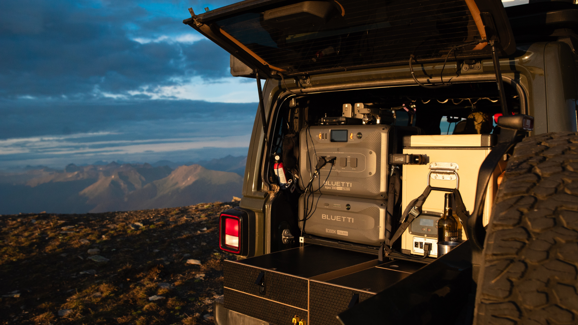 Электростанция Bluetti Apex 300 для автономии | DGL.RU