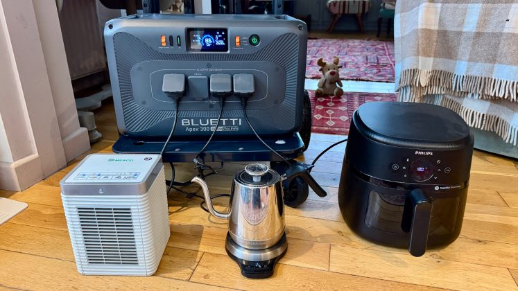 Электростанция Bluetti Apex 300 для автономии | DGL.RU