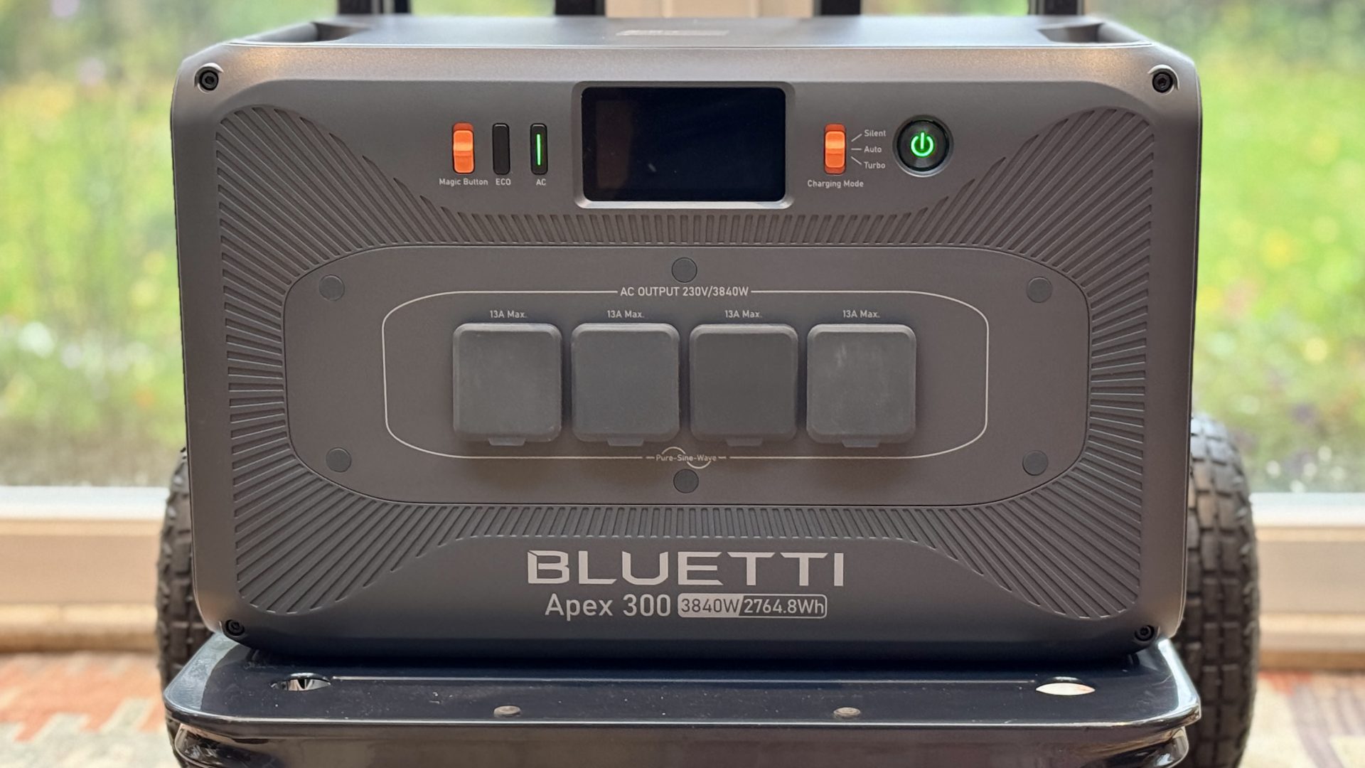 Электростанция Bluetti Apex 300 для автономии | DGL.RU