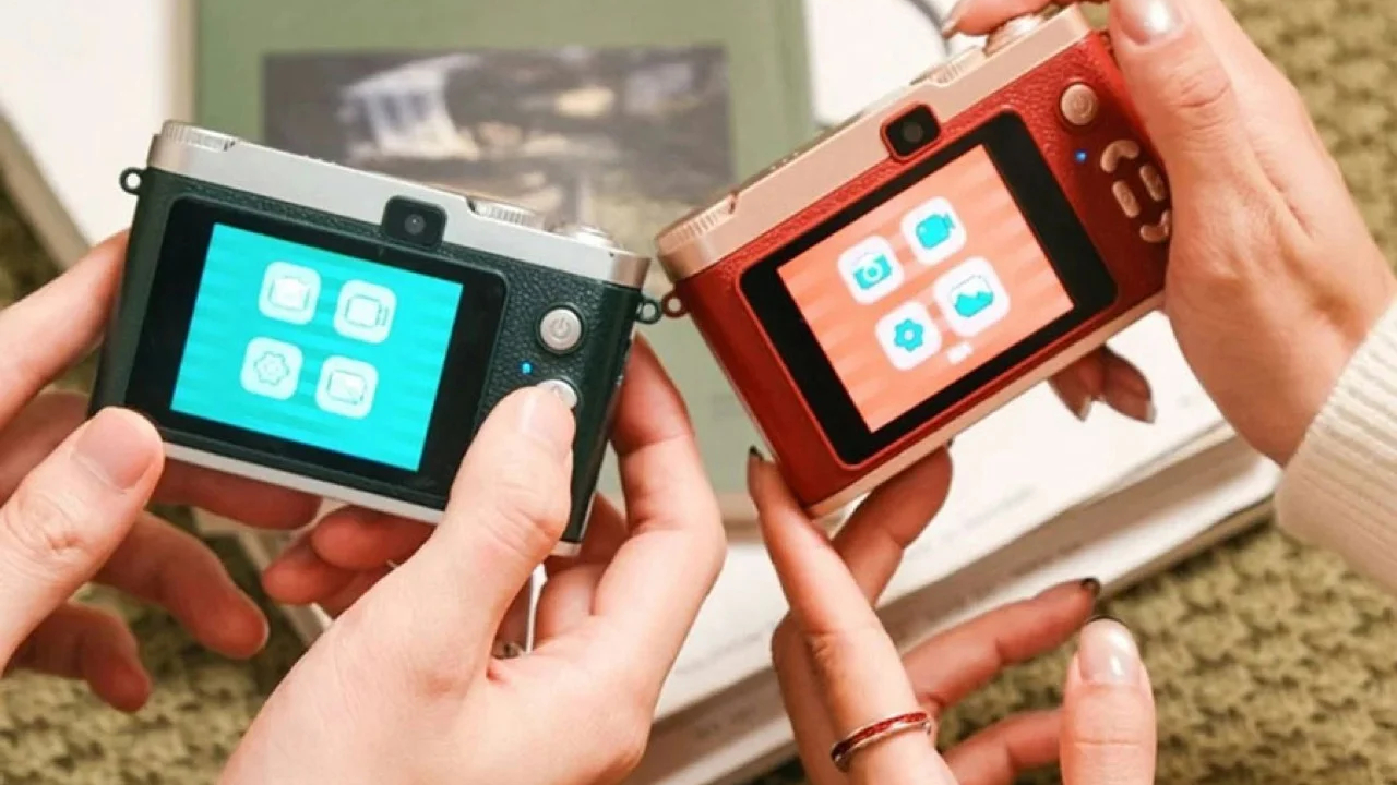 Starbucks Camera будоражит воображение и вызывает споры среди ценителей картинка Камера Starbucks Camera с двумя сенсорами | DGL.RU