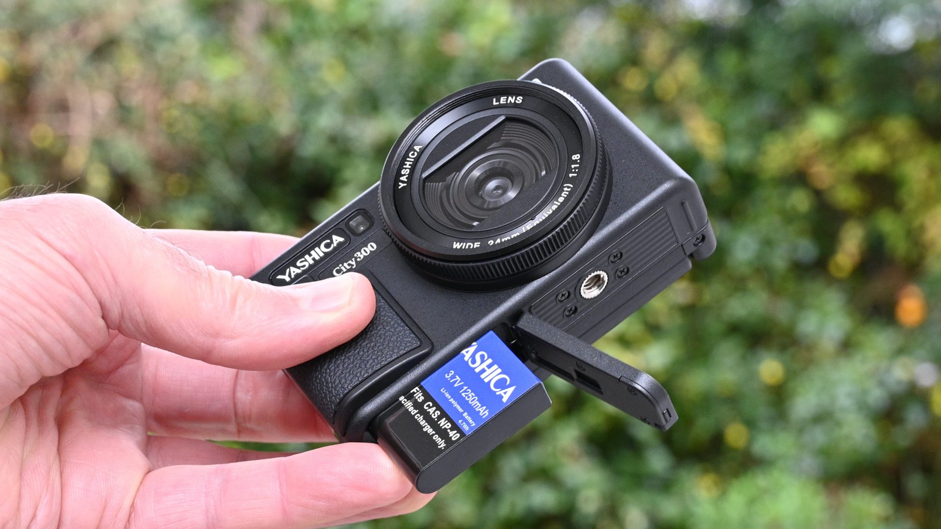 Обзор Yashica City 300: превосходное качество изображения картинка Камера Yashica City 300: стильная, лёгкая | DGL.RU