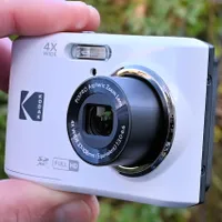 Обзор Yashica City 300: превосходное качество изображения картинка Камера Yashica City 300: стильная, лёгкая | DGL.RU