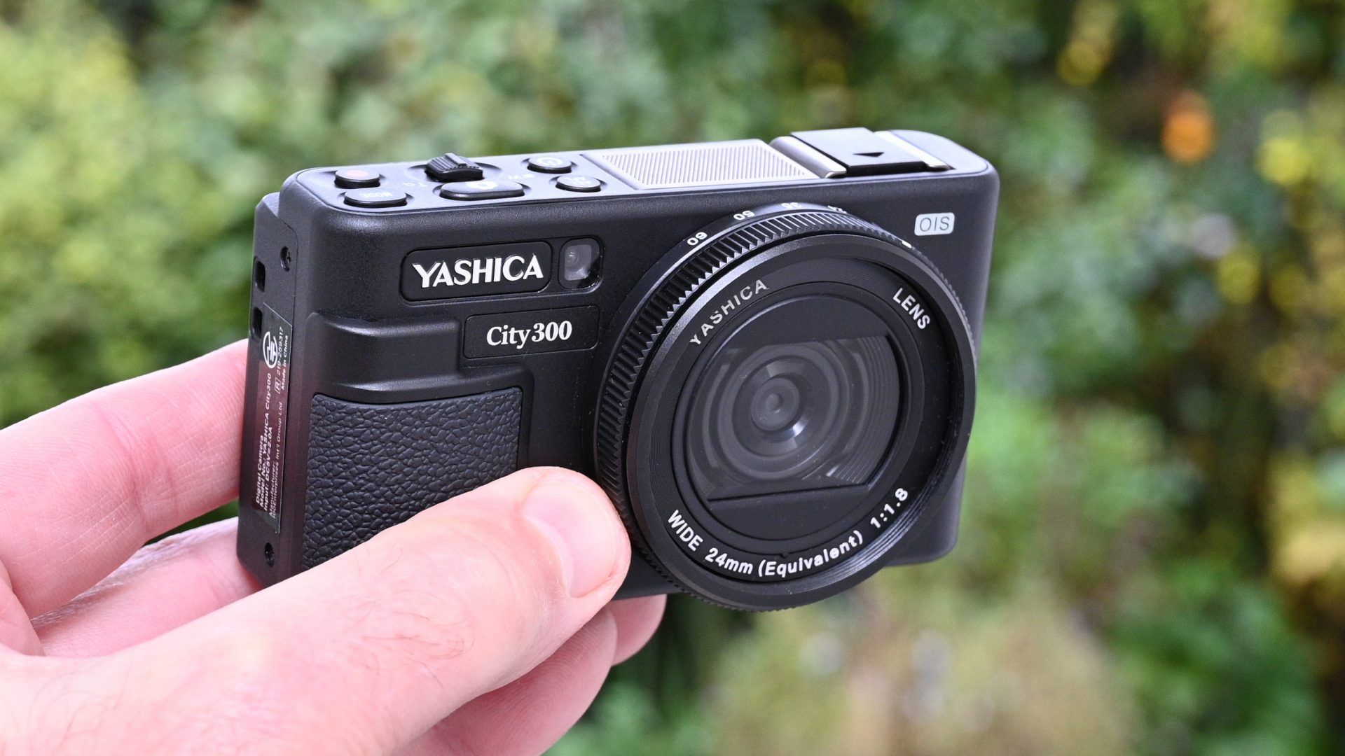 Обзор Yashica City 300: превосходное качество изображения картинка Камера Yashica City 300: стильная, лёгкая | DGL.RU