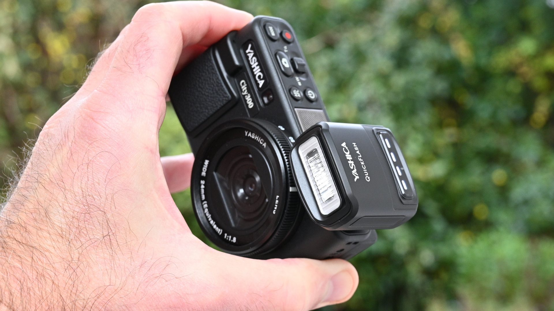 Обзор Yashica City 300: превосходное качество изображения картинка Камера Yashica City 300: стильная, лёгкая | DGL.RU