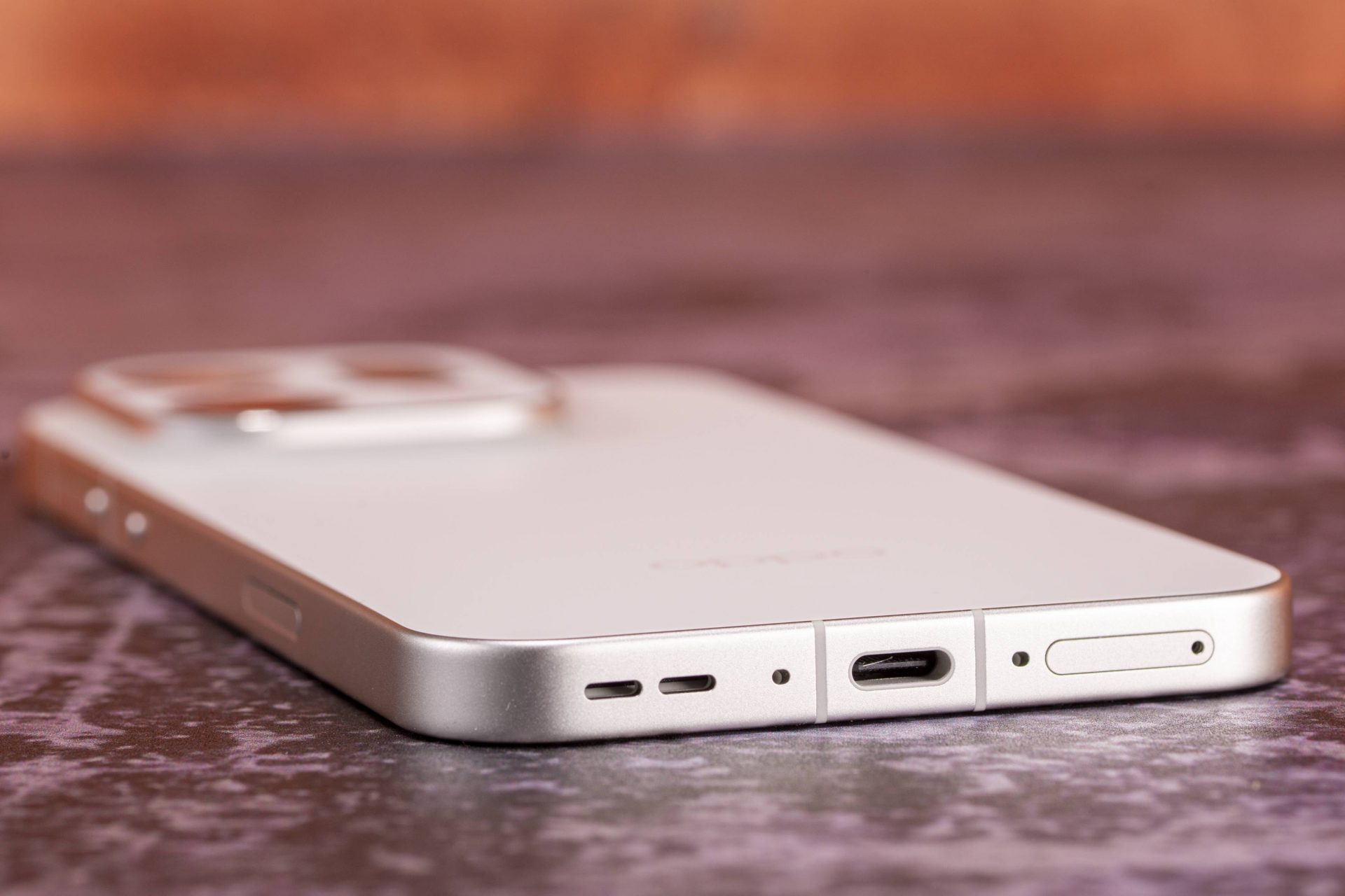 Компактный монстр: раскрыты характеристики Oppo Find X9s с нереальной батареей