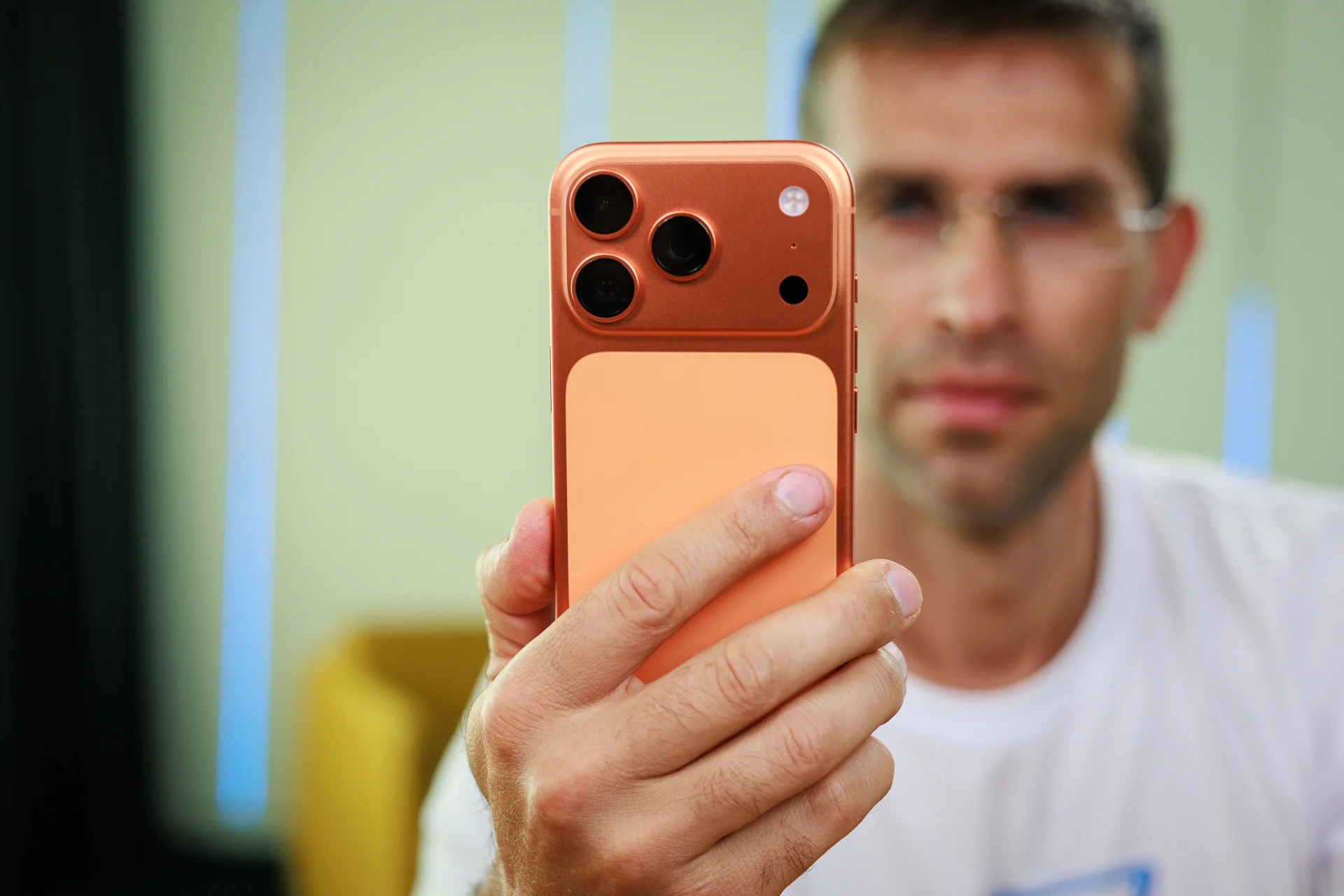 iPhone 17 резко подорожает из-за памяти | DGL.RU