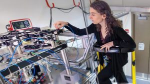 Эрбиевые молекулы создают квантовые кубиты прямо для сетей на оптоволокне