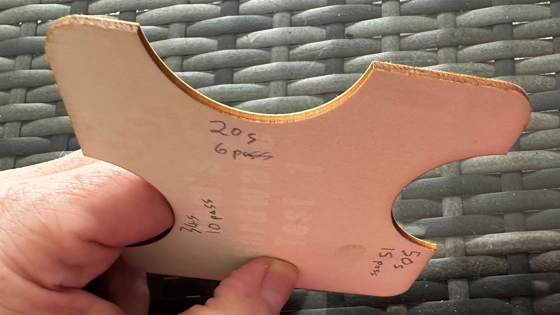 Обзор ComMarker Omni X: усовершенствованный 5-ваттный УФ-лазерный резак и гравер картинка Лазер ComMarker Omni X: закрытая конструкция, LiDAR