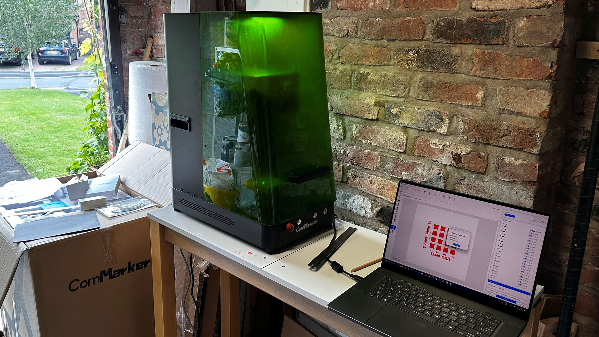 Обзор ComMarker Omni X: усовершенствованный 5-ваттный УФ-лазерный резак и гравер картинка Лазер ComMarker Omni X: закрытая конструкция, LiDAR