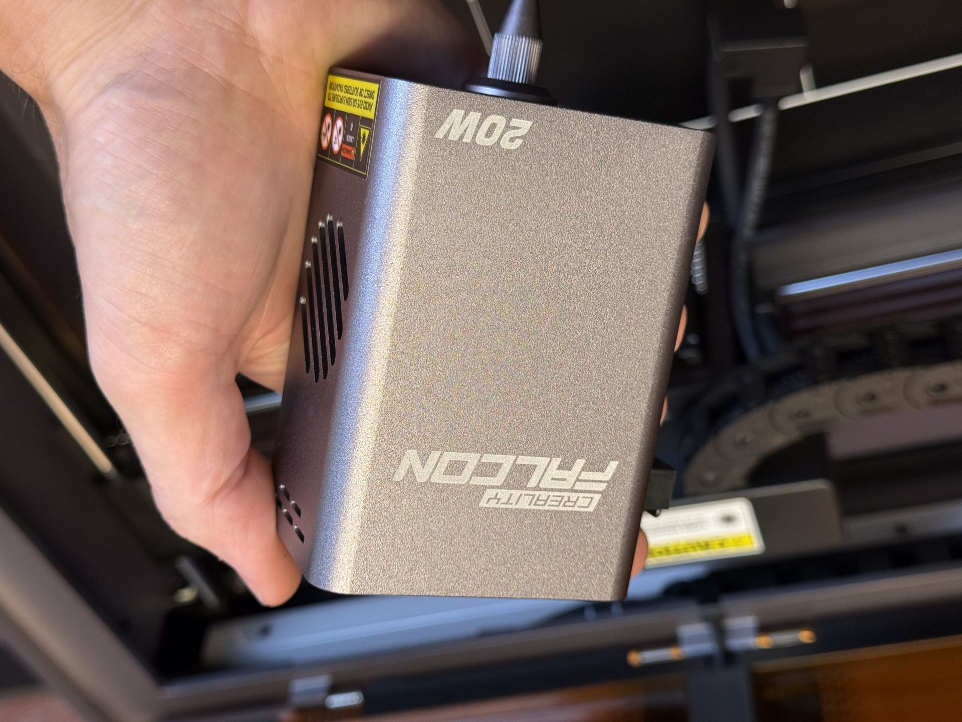 Обзор Creality Falcon A1 Pro 20 Вт: закрытый диодный лазер картинка Лазерный станок Creality Falcon A1 Pro | DGL.RU