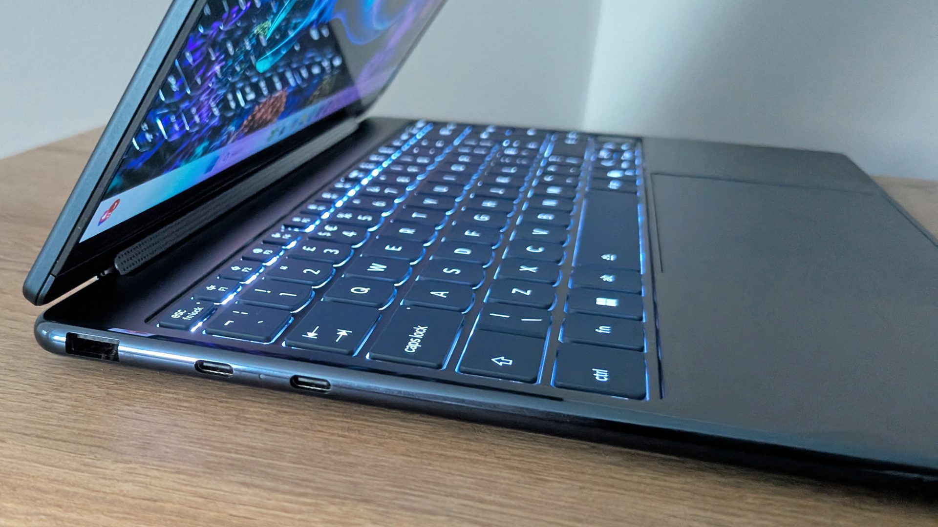 Lenovo Yoga 9i 2-in-1 Gen 10 Aura Edition ноутбук | DGL.RU