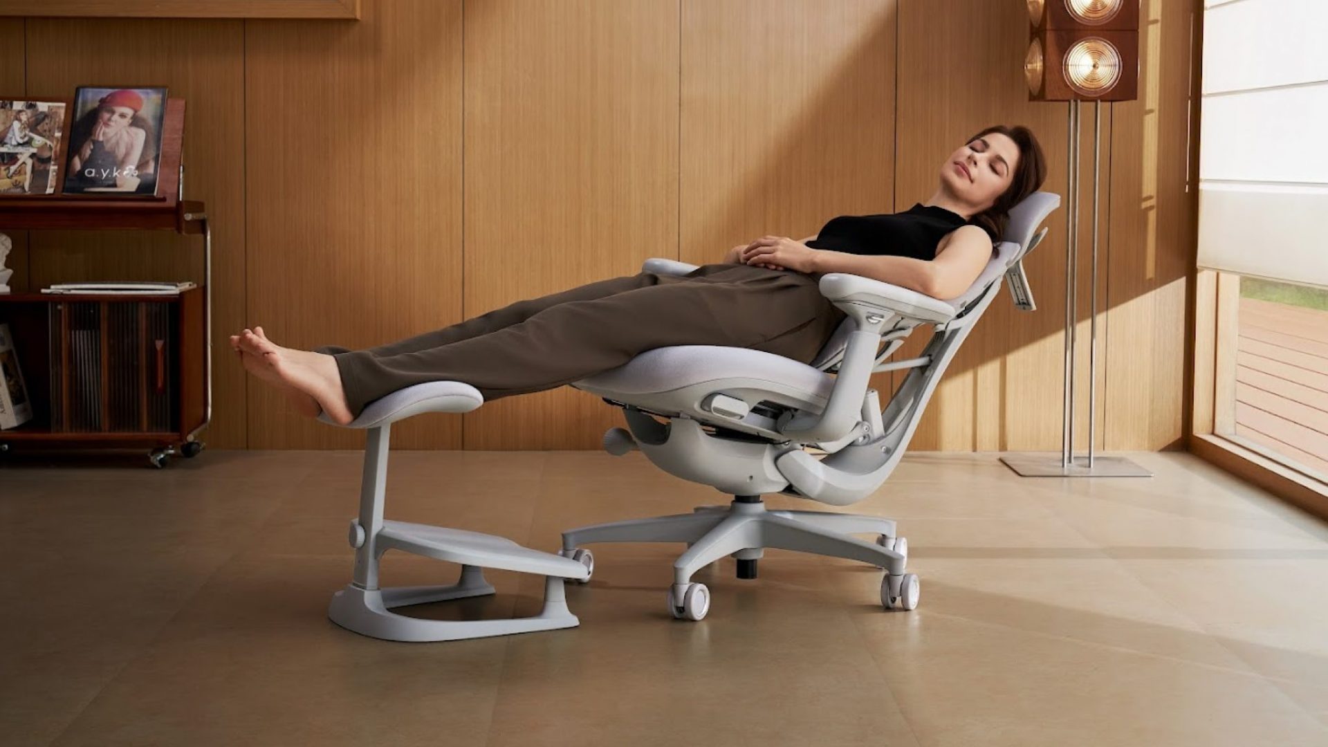 LiberNovo Omni меняет правила - эргономичное кресло для работы и отдыха картинка LiberNovo Omni — кресло для работы и игр | DGL.RU