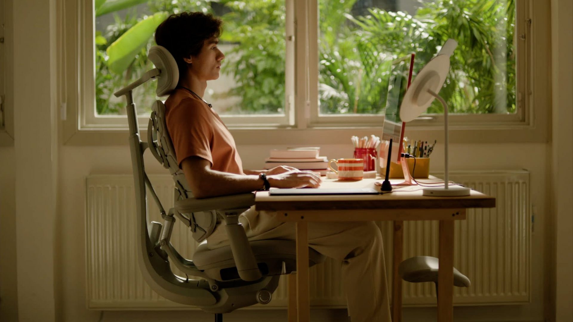 LiberNovo Omni меняет правила - эргономичное кресло для работы и отдыха картинка LiberNovo Omni — кресло для работы и игр | DGL.RU