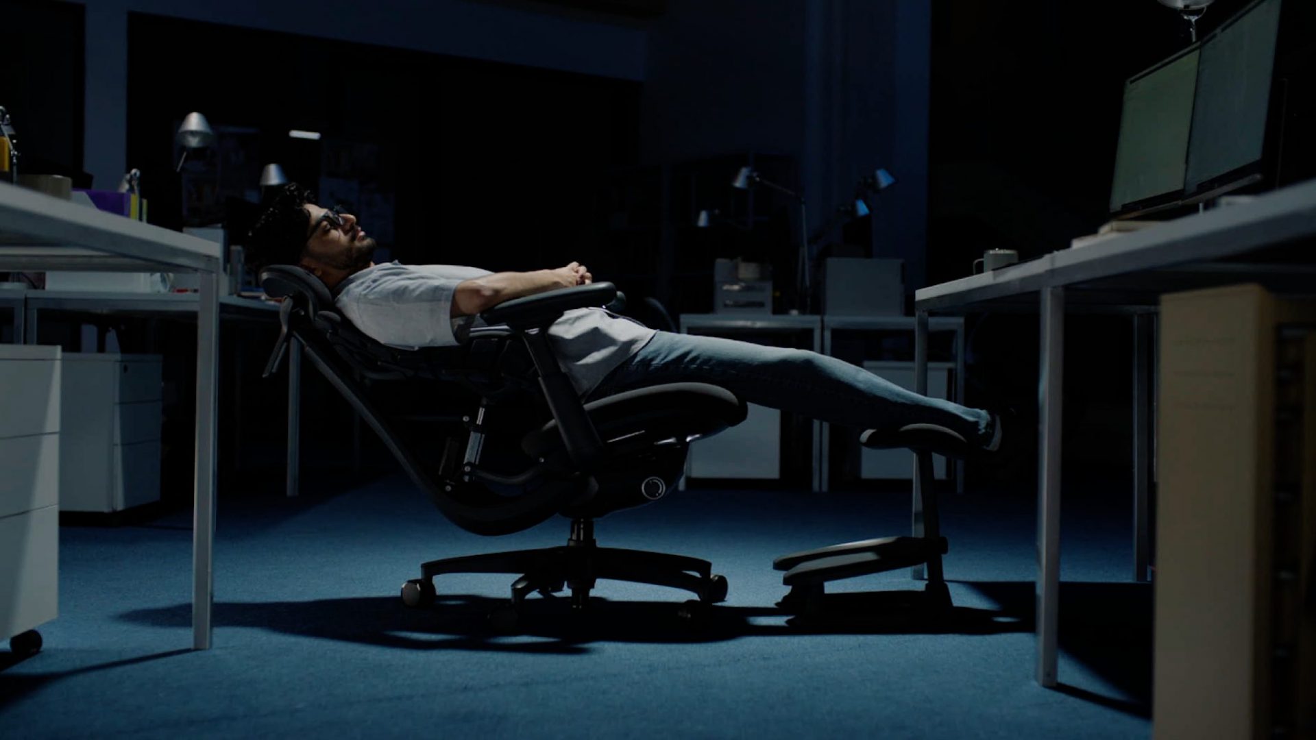 LiberNovo Omni меняет правила - эргономичное кресло для работы и отдыха картинка LiberNovo Omni — кресло для работы и игр | DGL.RU