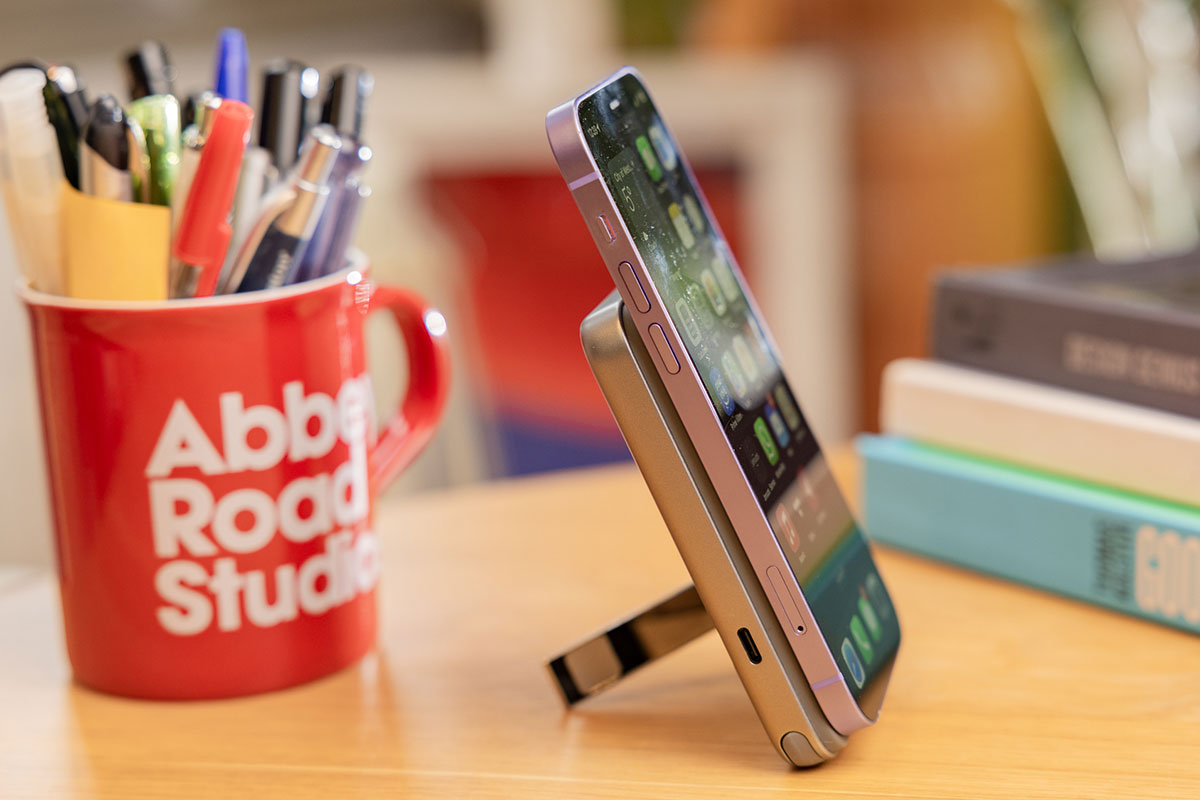 Лучшие аккумуляторы MagSafe Qi2 для iPhone | DGL.RU