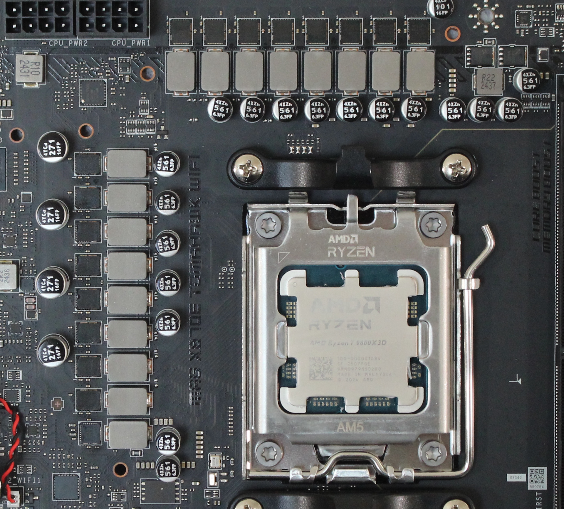 Обзор материнской платы MSI MAG X870E Tomahawk Wifi: два порта PCIe 5.0 и USB4 картинка Материнская плата MSI MAG X870E Tomahawk Wifi