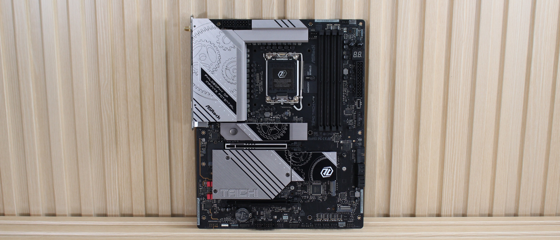 AMD и Intel: лучшие материнские платы 2025 года для игр картинка Материнские платы AMD и Intel: что покупать | DGL.RU