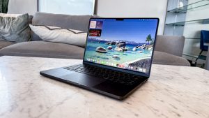 Многомониторный рабочий стол на Mac — это ловушка для вашей продуктивности. Но есть копеечное решение