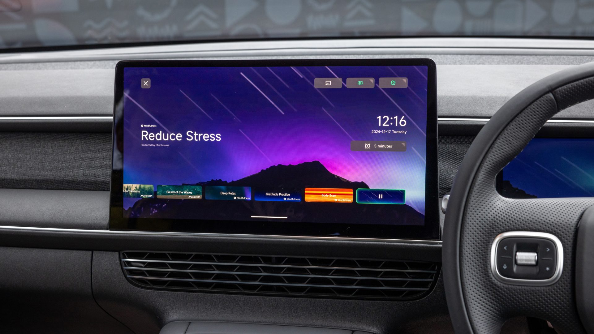 Сенсорные экраны в авто: почему они так опасны | DGL.RU