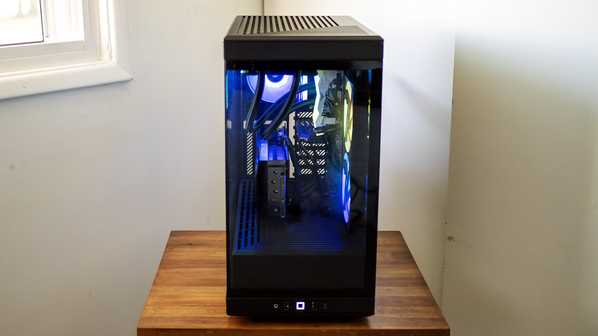 Настольный ПК iBuyPower Y40 Pro: красивый и шумный