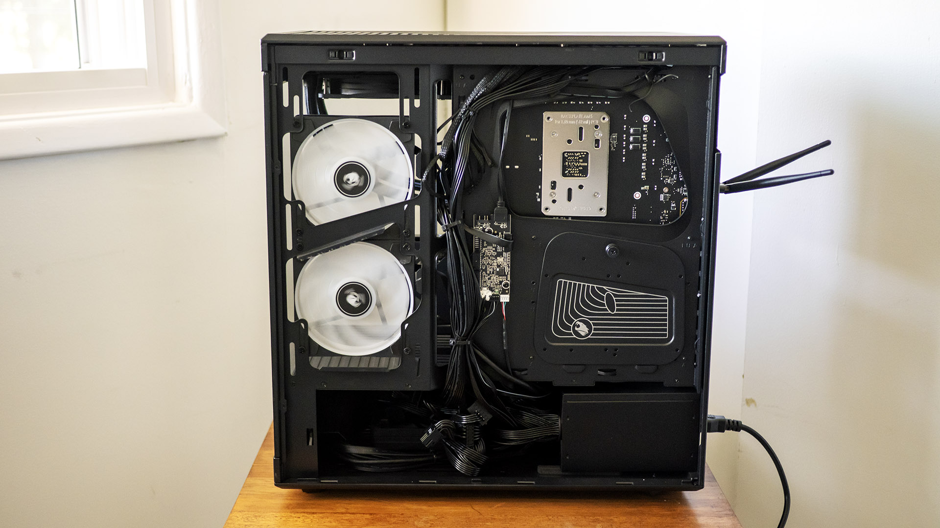 Настольный ПК iBuyPower Y40 Pro: красивый и шумный