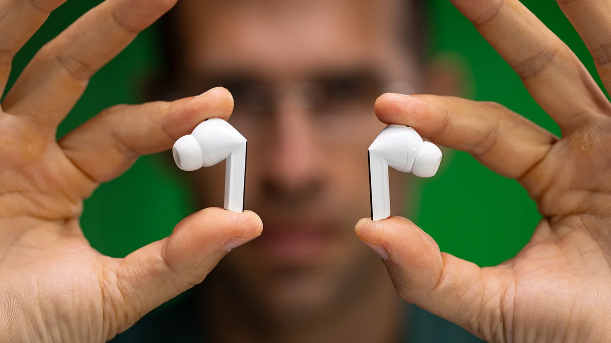 Galaxy Buds 4 всплыли на фото, дизайн вызывает восторг