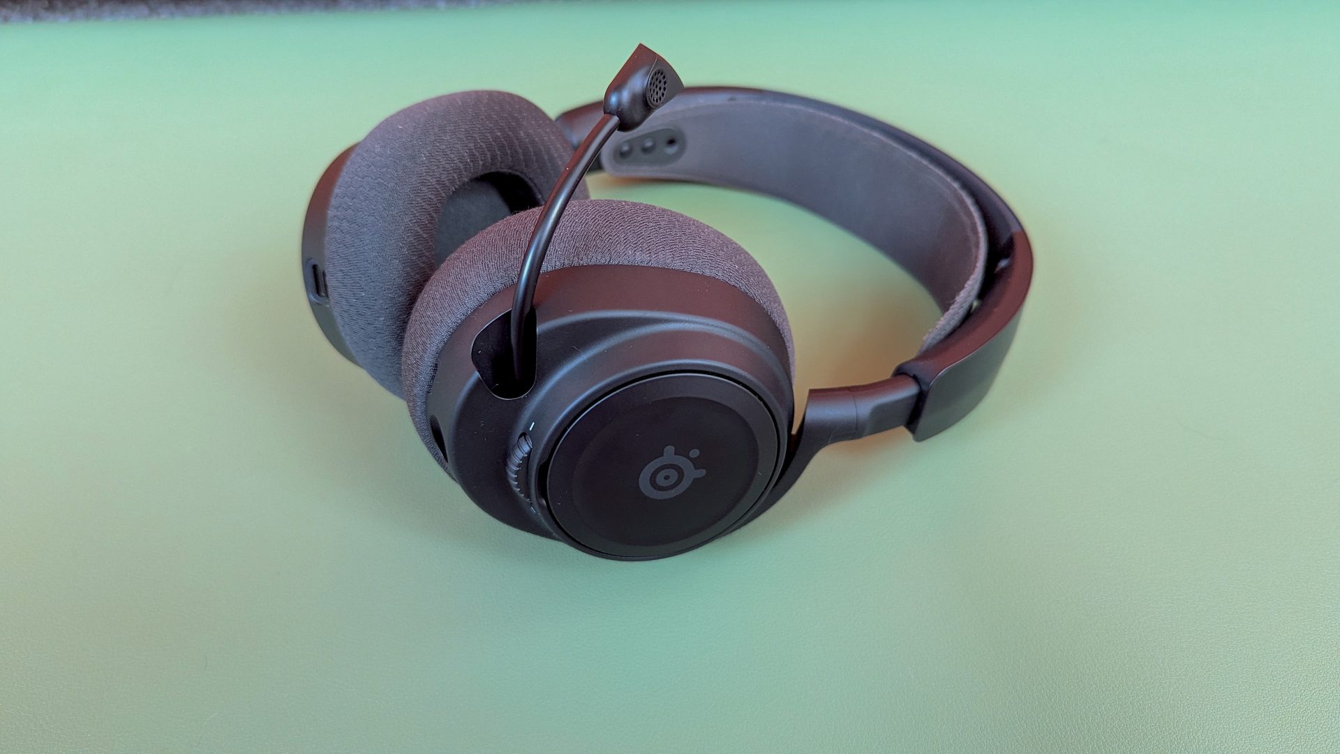 Обзор SteelSeries Arctis Nova 7P Gen 2: непревзойденный комфорт и настройки для PS5 картинка Наушники SteelSeries Arctis Nova 7P Gen 2 для PS5 | DGL.RU