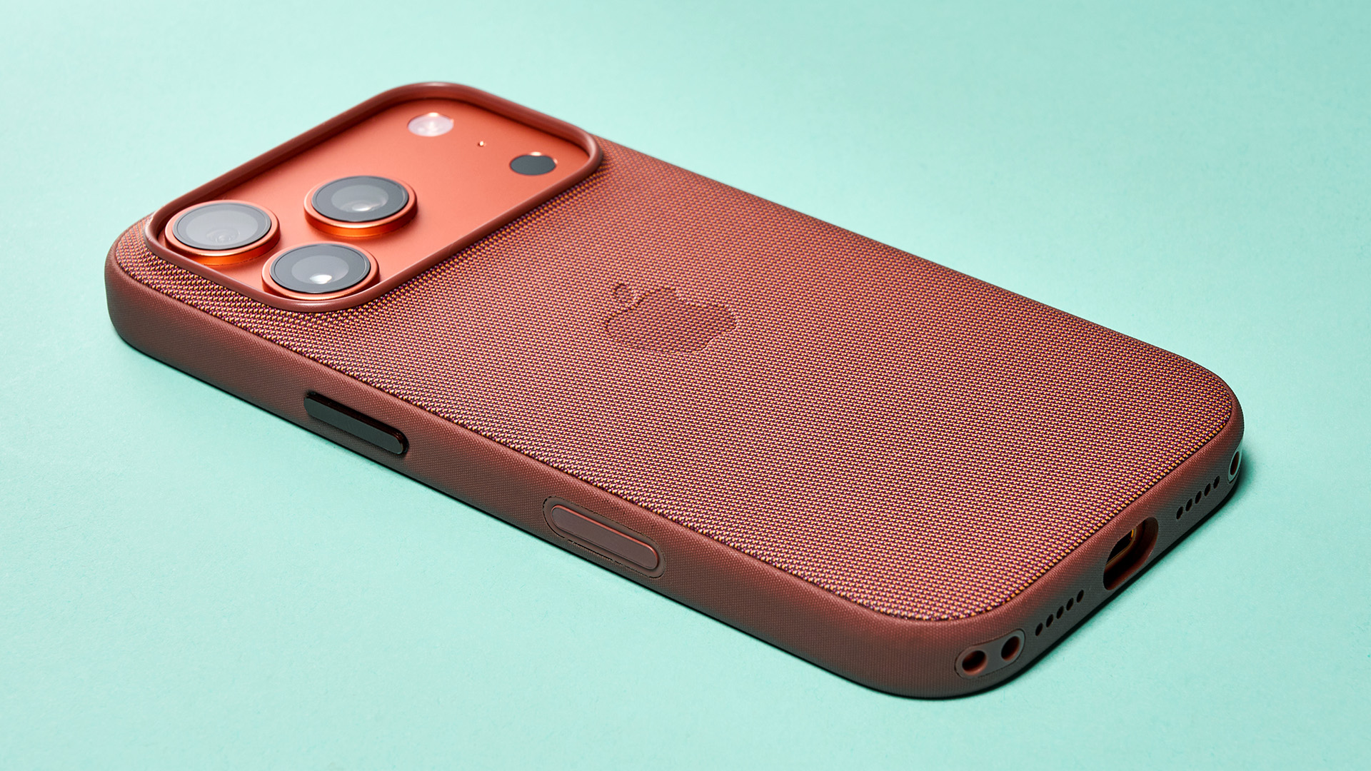 Нелепая ошибка: чехол Selfix для iPhone — это уродливый горб с экраном и сомнительной пользой