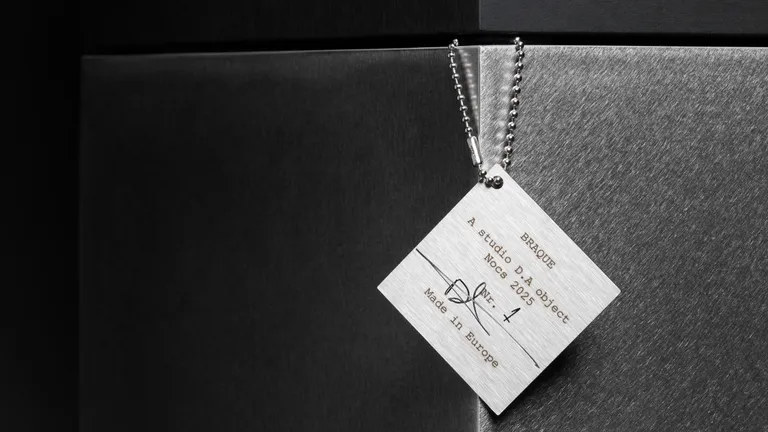 Дьявольская геометрия: шведский динамик настолько квадратный, что это вызывает дискомфорт картинка Nocs Braque