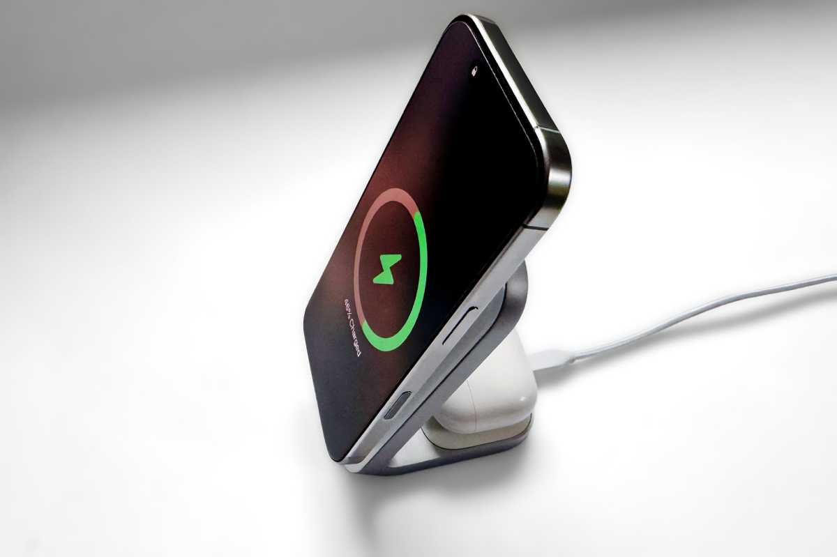 Nomad Stand One & Max: зарядка iPhone 25 Вт | DGL.RU