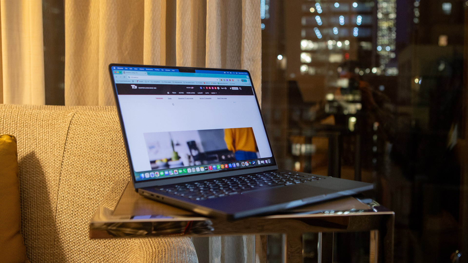 Ноутбук Apple MacBook Pro 14 M5 стал мощнее | DGL.RU